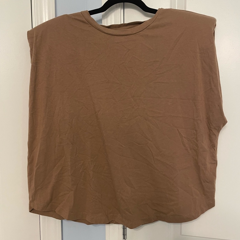 Good American Strong Shoulder Tank Taupe 4 - Picture 2 of 10